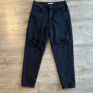 Levi’s High Waisted Mom Jean Size 30 Distressed Black